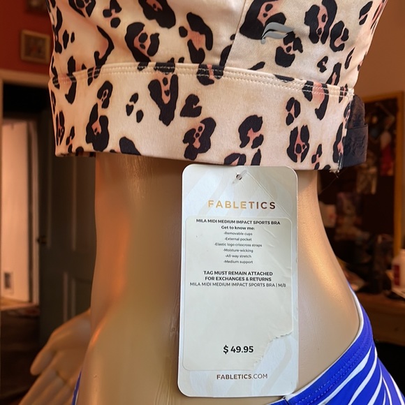 NWT Fabletics Leopard Print Sports Bra Large - Picture 4 of 4